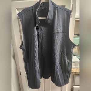 MENS VINEYARD VINE VEST